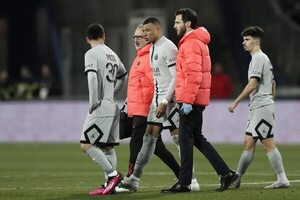 Mbappé falló dos penales y se retiró lesionado en la victoria del París SG en Montpellier - Fútbol Internacional - ABC Color