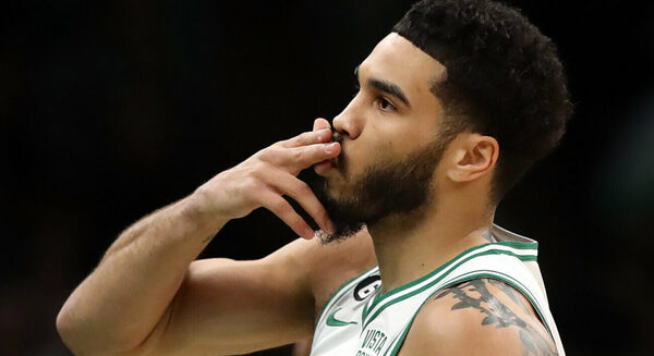 Los Celtics aplastan a los Nets y Lillard supera a Morant en triunfo de Blazers