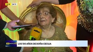 Doña Cecilia celebró sus 100 años con familiares - ABC Noticias - ABC Color