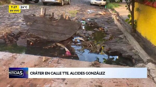 Cráter en calle Tte. Alcides González - ABC Noticias - ABC Color