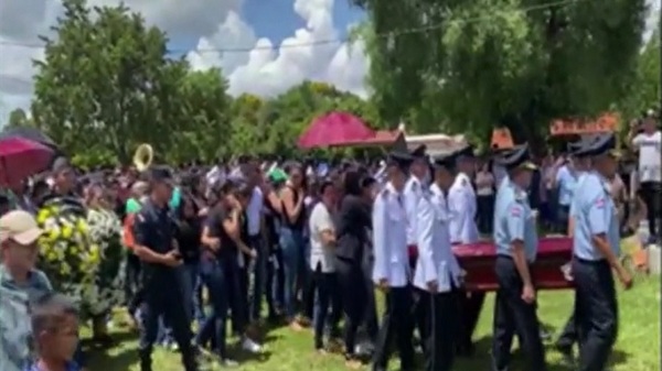 Triste despedida al joven policía asesinado en Villa Elisa - Noticias Paraguay