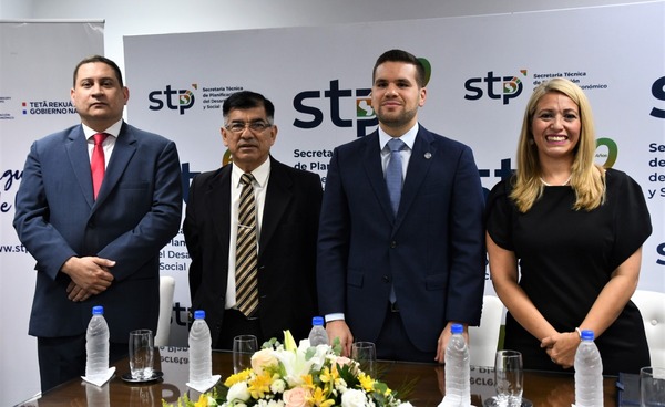 Carmen Ubaldi asume como nueva ministra de la STP - .::Agencia IP::.