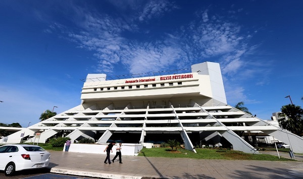 Pasajera alemana muere tras desvanecerse en el aeropuerto