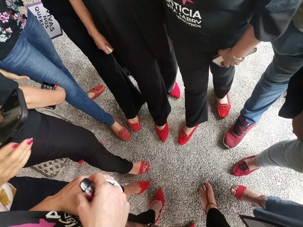 Feminicidios: el 2023 arrancó con una mujer asesinada cada cinco días - Policiales - ABC Color