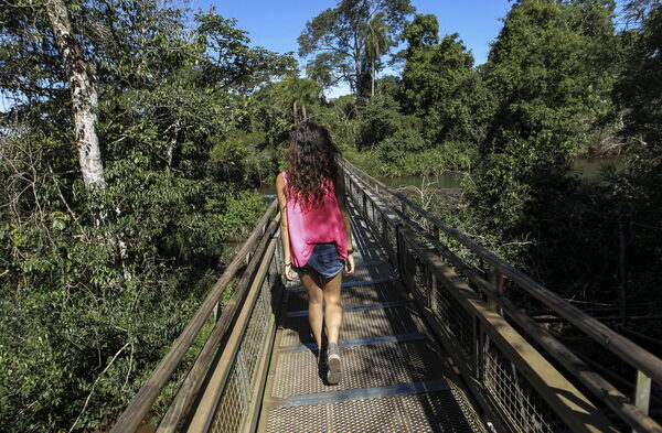 Argentina destaca las "impresionantes" cifras de turistas durante el verano - MarketData