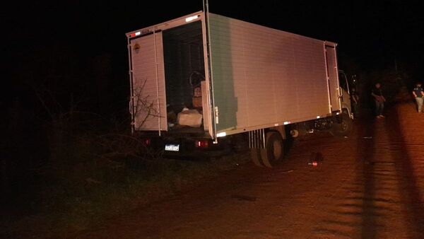 Piratas del asfalto vacían camión de transportadora en Caaguazú