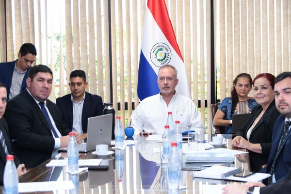 Contratados deberán concursar para pasar al plantel permanente del Ministerio de Justicia | 1000 Noticias