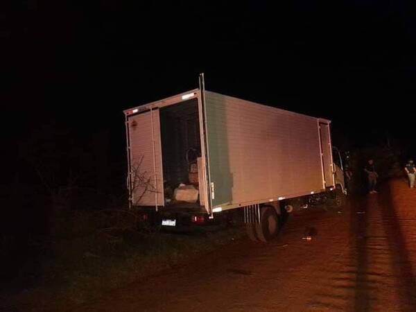 "Piratas del asfalto" pelaron camión de transportadora
