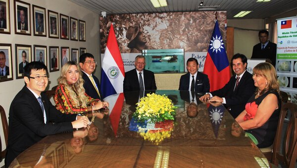 Paraguay y Taiwán acuerdan implementar proyecto para la producción de pescados y mariscos en el país - Revista PLUS