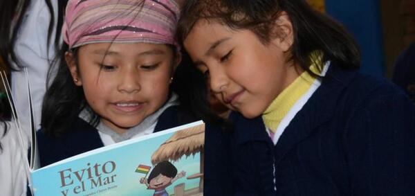 En Bolivia utilizaron materiales de adoctrinamiento para niños en instituciones educativas