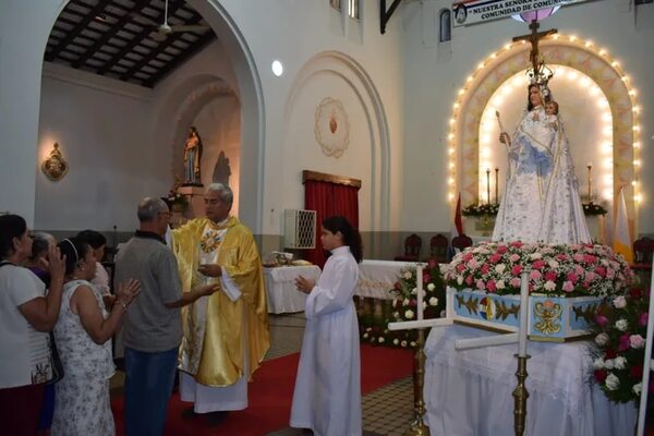 Durante la misa en honor a la Virgen de la Candelaria sacerdote criticó serenata - Nacionales - ABC Color