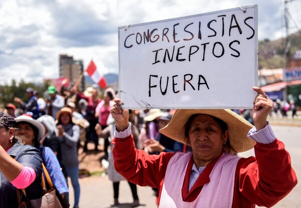 Diario HOY | Congreso de Perú sin consenso para adelantar elecciones mientras siguen protestas