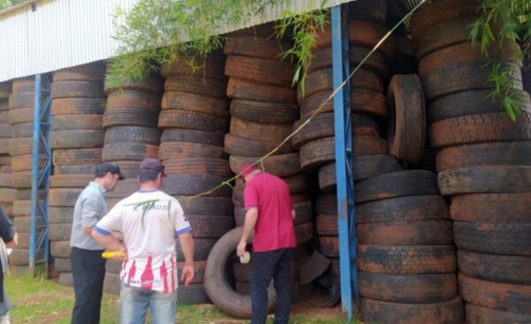 Intervienen tinglado y hallan gran cantidad de cubiertas en desuso