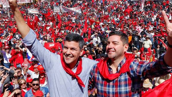 "Santi" lidera preferencia electoral con más de 20 punto por encima del rollo