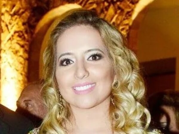 Mario Abdo asciende a hija del senador Afara en el consulado en Miami - Política - ABC Color