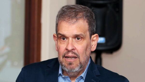 Ex ministro de Hacienda califica a la matriz salarial como una estafa