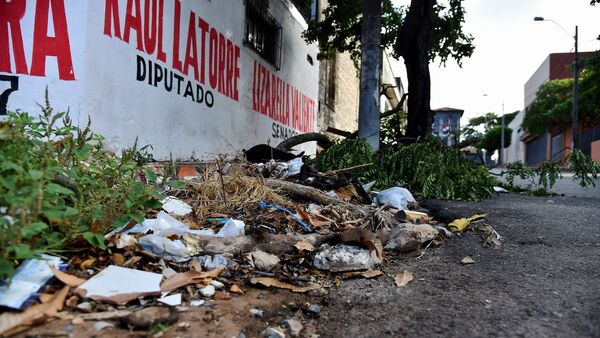 Conciencia sucia: En las esquinas pululan minivertederos al aire libre