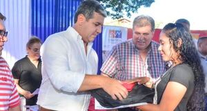 Sinafocal entregó certificados y laptops a beneficiarios de San Lorenzo