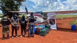 Prisión para extranjeros que cayeron con 265 kilos de cocaína y una avioneta | OnLivePy