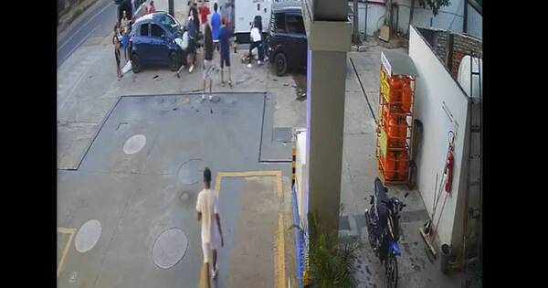 La Nación / Denuncian brutal agresión a un joven en una estación de servicios de Lambaré