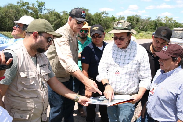 Verificaron zona donde se construirá pista de aterrizaje en Carmelo Peralta