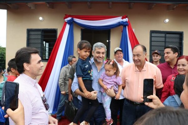 Nuevas viviendas sociales fueron entregadas a 94 familias de Itapúa