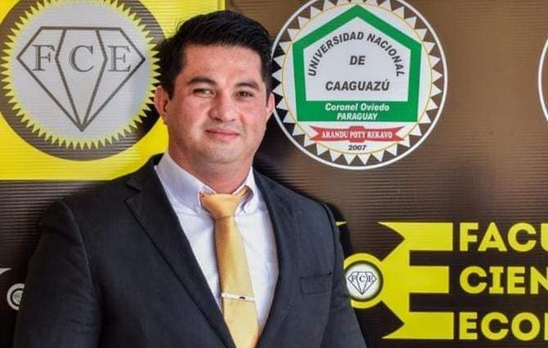 Miguel Vera se reincorpora como docente de la Facultad de Ciencias Económicas - UNCA - Noticiero Paraguay