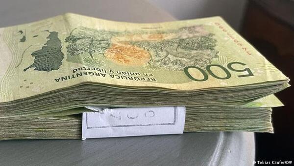 Argentina emite billete de 2.000 pesos por culpa de la inflación