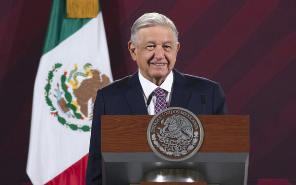 López Obrador defiende su aeropuerto Felipe Ángeles ante críticas de la IATA - MarketData