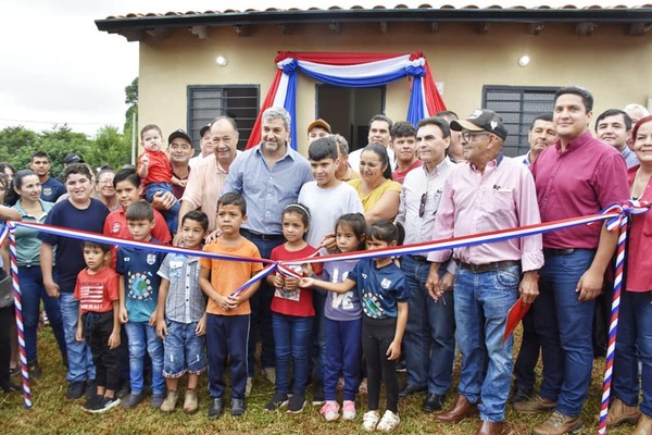 ACTIVIDAD PRESIDENCIAL CUMPLIDA EN EL NORDESTE REGIONAL, FUE ACOMPAÑADA POR EL GOBERNADOR DE ITAPÚA - Itapúa Noticias