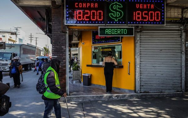 Las remesas récord empujan a las familias en la frontera de México con EE.UU. - MarketData