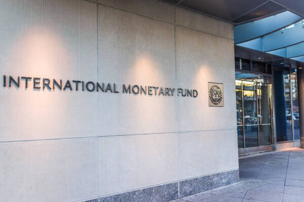 El FMI recomienda a China relajar su política monetaria por la desaceleración - Revista PLUS