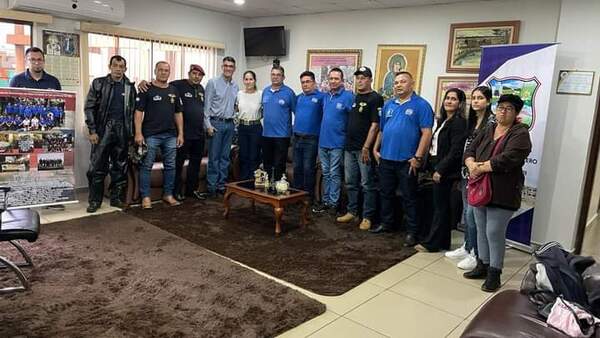 Ex combatientes pedrojuaninos en la caída de la dictadura stronista visitaron al intendente - Radio Imperio
