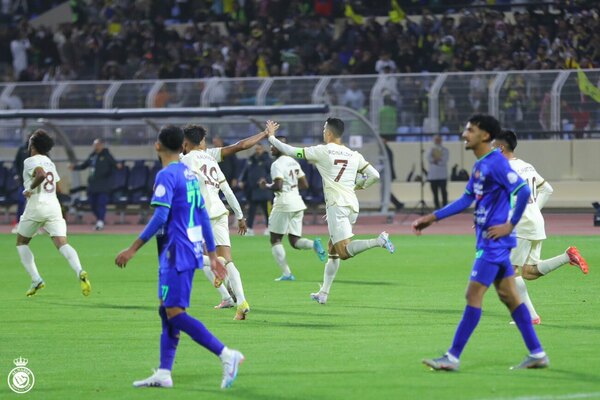 Cristiano Ronaldo marca de penal su primer gol con el Al Nassr