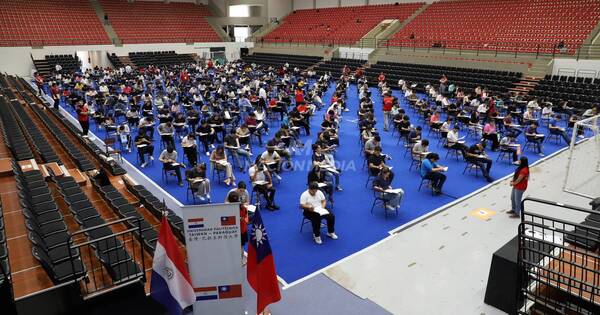La Nación / UPTP: exámenes serán corregidos por máquina lectora de tarjetas de respuestas