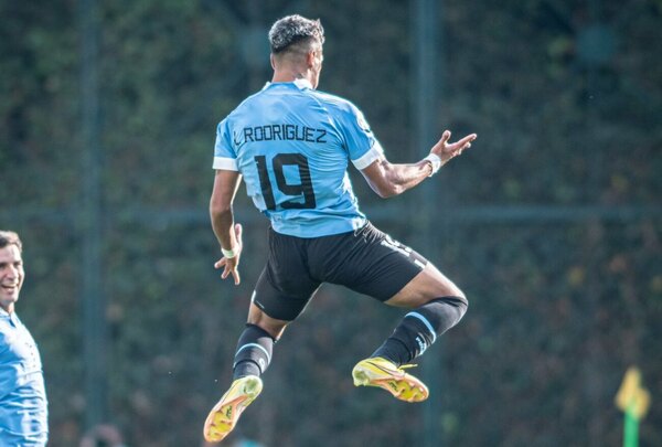 Uruguay derrota a Ecuador y se afianza en la cima del hexagonal final