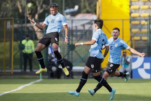 Una genialidad de Rodríguez le da los tres puntos a Uruguay ante Ecuador - Fútbol Internacional - ABC Color