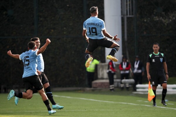 Diario HOY | Uruguay lo da vuelta ante Ecuador y marcha firme en el Sudamericano