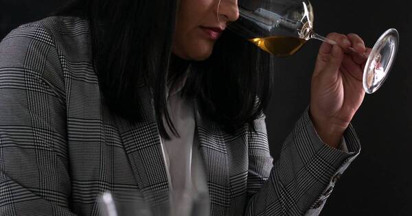 La Nación / Paraguaya representará al país en concurso de sommelier en Francia