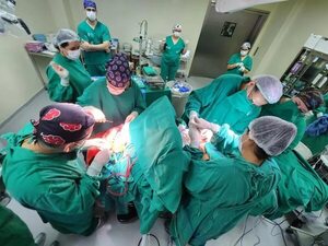 Embarazada es sometida a una operación de tumor cerebral y cesárea en simultáneo - Nacionales - ABC Color