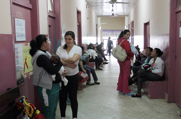 Hospitales reorganizan servicios para atención a casos febriles durante epidemia - .::Agencia IP::.