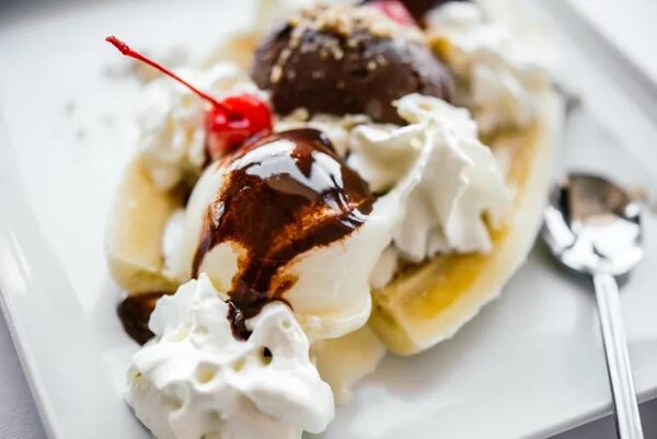 Date un gusto el fin de semana con esta deliciosa banana split - Gastronomía - ABC Color