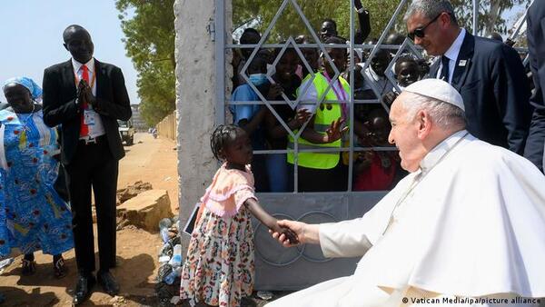 Francisco pide "vida digna" para los refugiados de Sudán del Sur