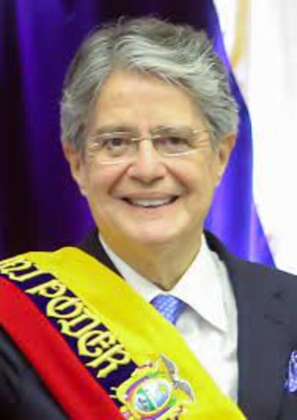 Ecuador mide popularidad de Lasso en referendo este domingo