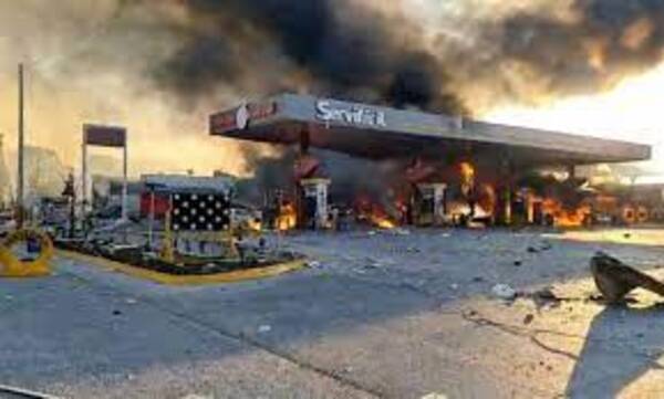 "Un error humano": Dos muertos y cuatro heridos por una explosión en una gasolinera de México