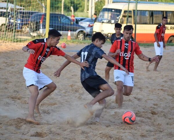 Superliga de fútbol playa: Libertad busca el doblete - Polideportivo - ABC Color