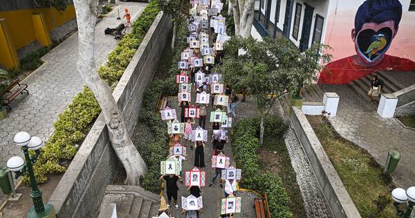 La Nación / Realizan gran marcha en Perú:“Hoy salimos todas las sangres”