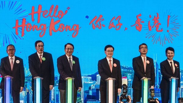 Hong Kong regalará 500.000 boletos de avión para atraer a los turistas