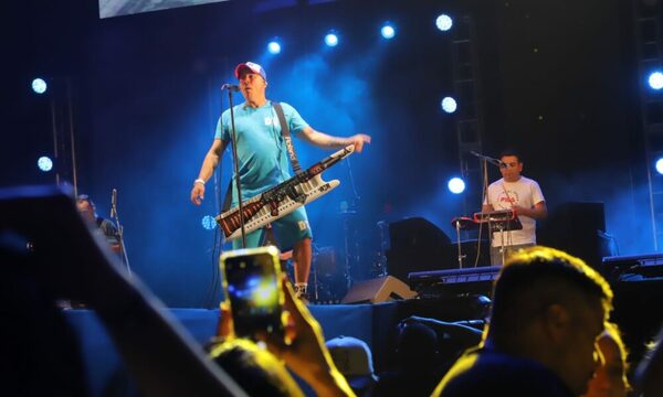 (Video) Se vibró en el Cumbia Fest y Bronco le dedicó canción a Vita Aranda: “Para ti mi niña bonita”