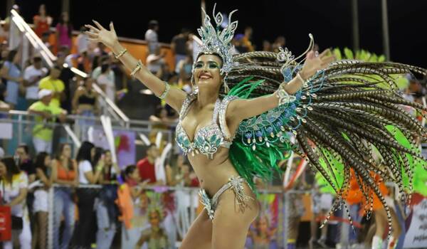 [VIDEO - GALERIA] Así fue el bello comienzo del carnaval encarnaceno
